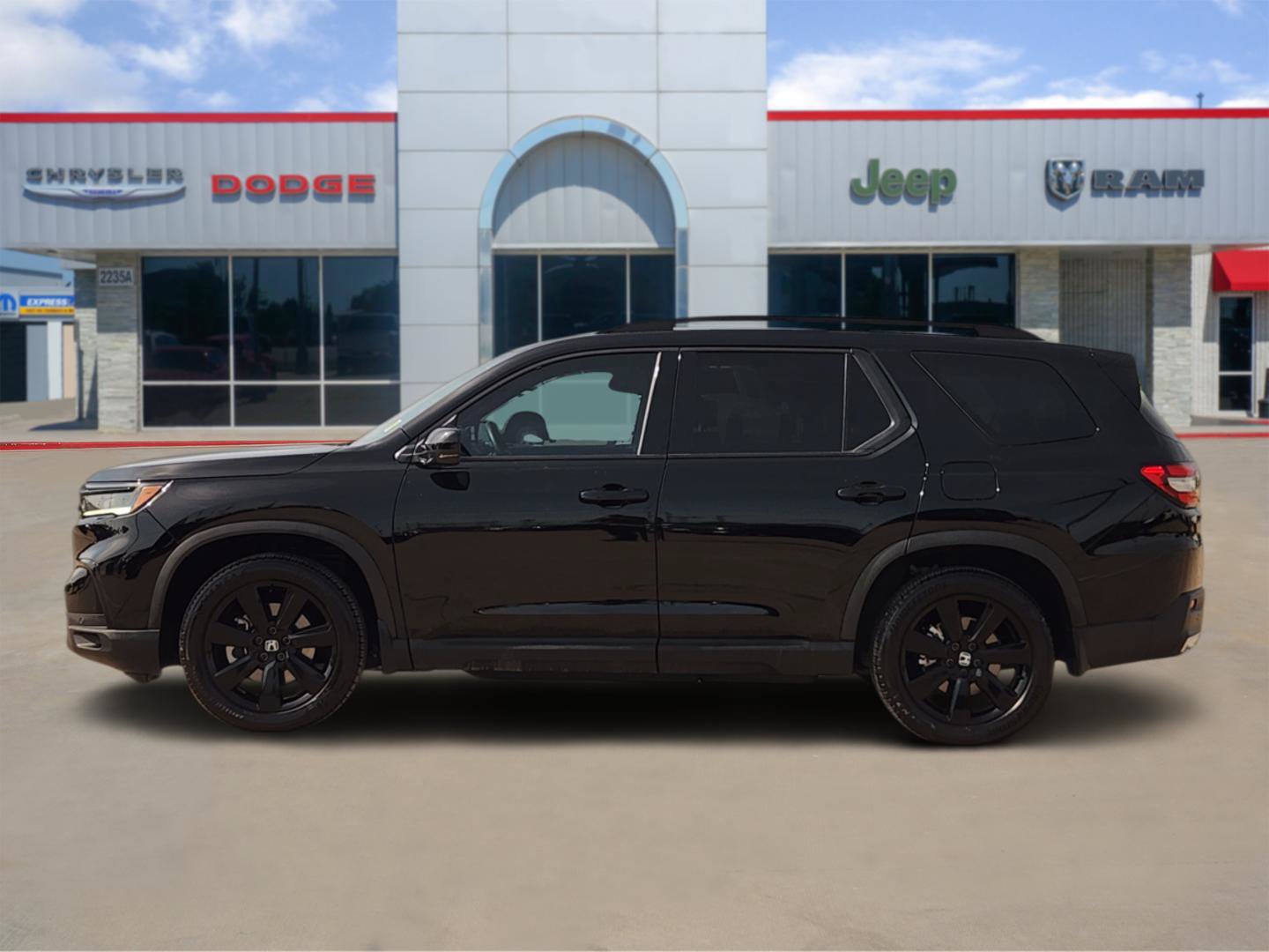 Certified 2025 Honda Pilot Black Edition image 3