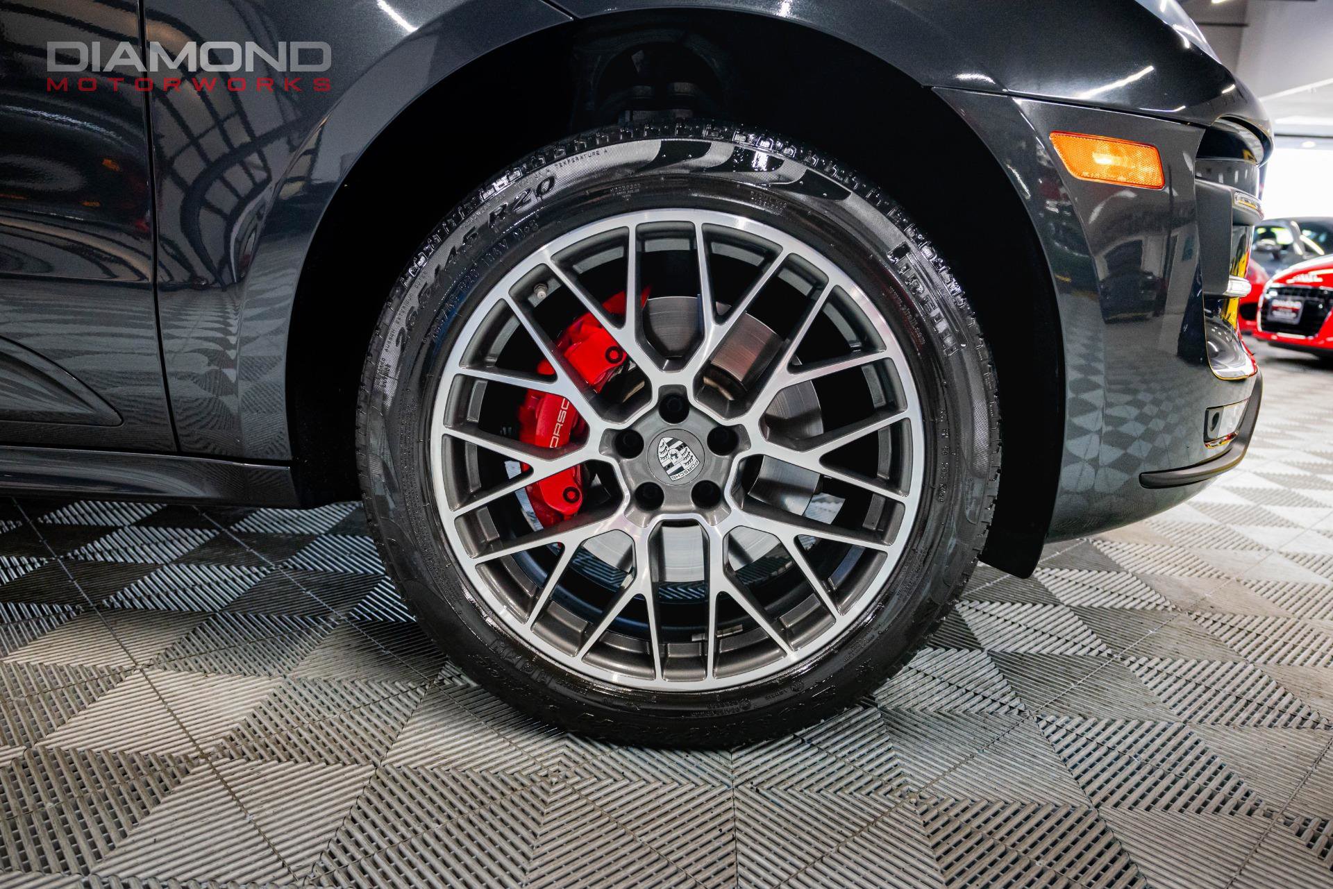 Used 2018 Porsche Macan Turbo image 40