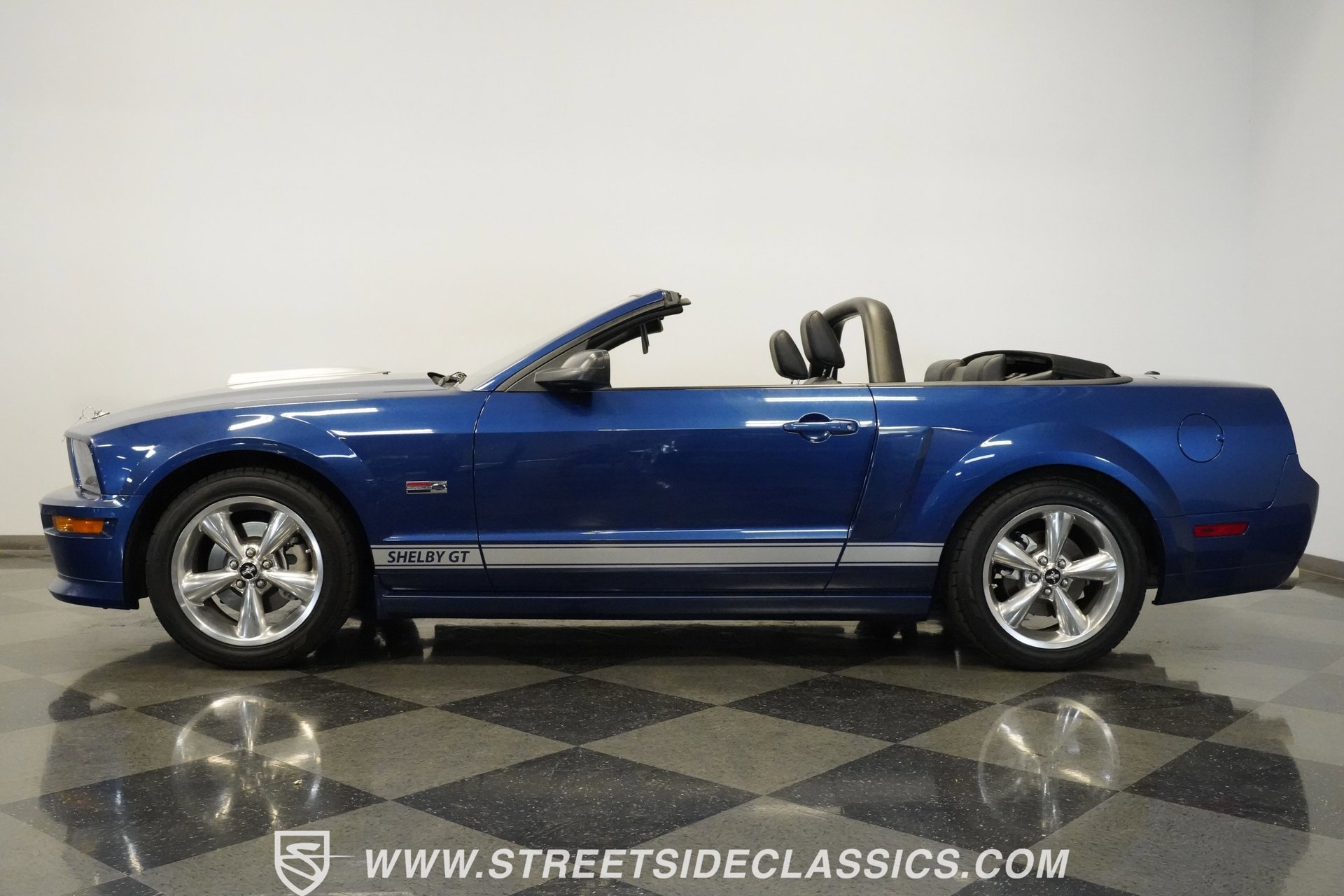 Used 2008 Ford Mustang GT image 2