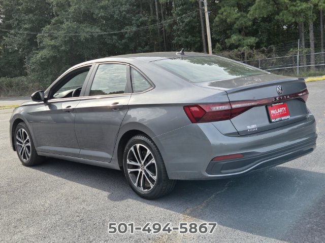 Used 2025 Volkswagen Jetta Sport FWD image 3