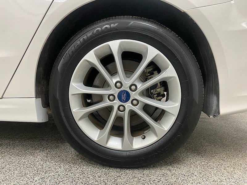 Used 2020 Ford Fusion Energi Titanium image 28