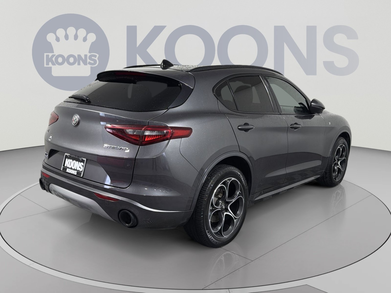 Used 2023 Alfa Romeo Stelvio Ti AWD/4WD image 7