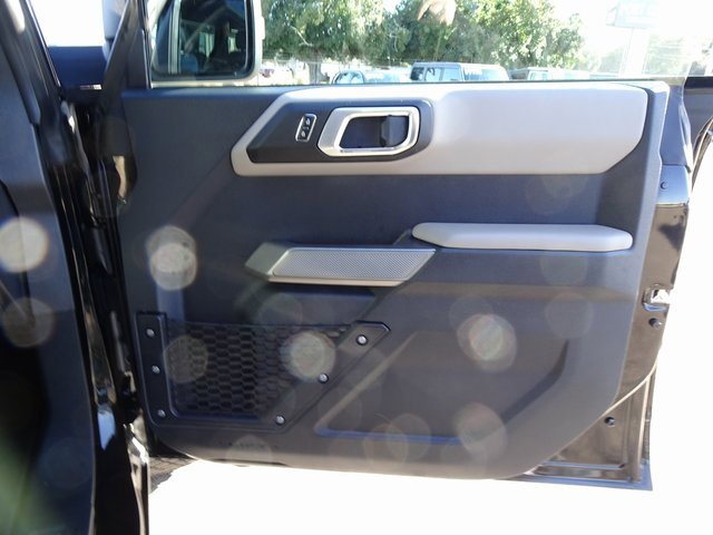 Used 2023 Ford Bronco Wildtrak image 16