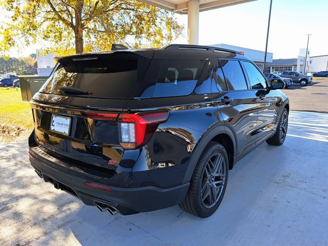 Certified 2025 Ford Explorer ST image 6