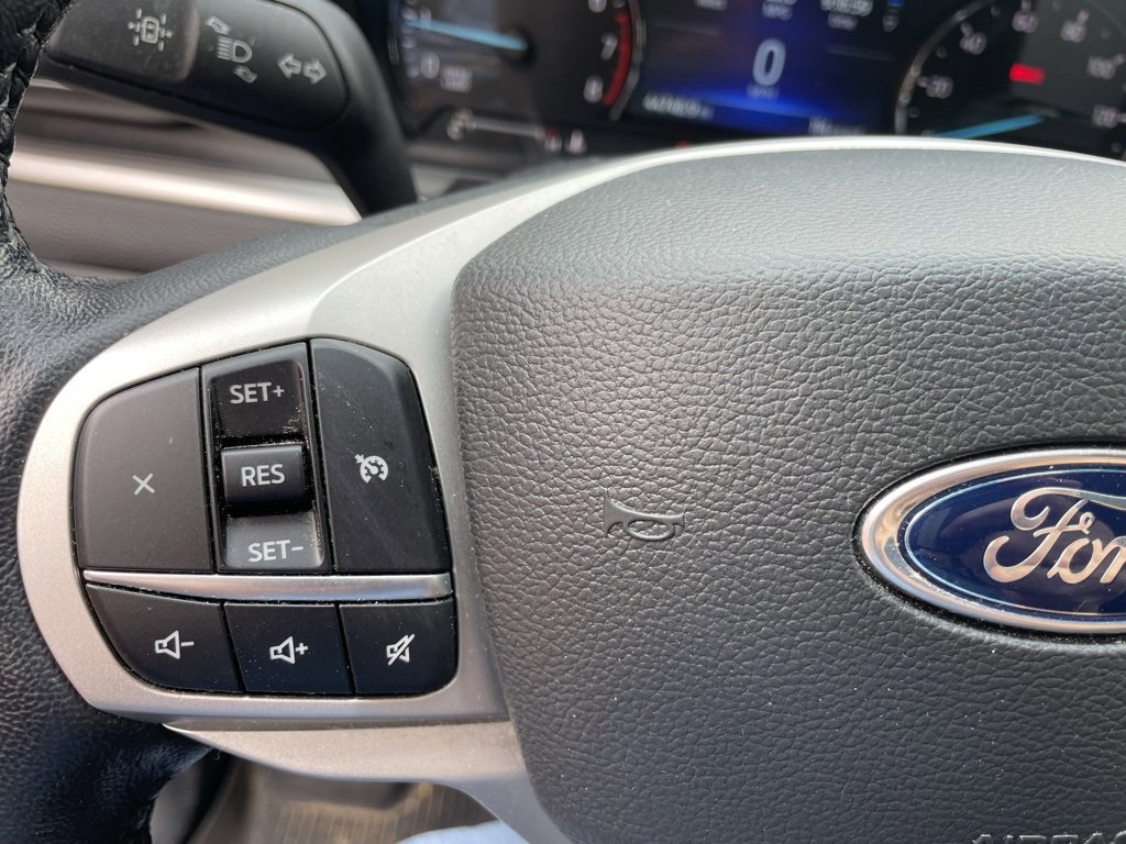 Certified 2022 Ford Explorer XLT image 6