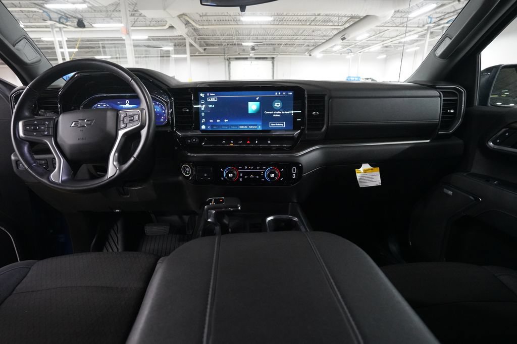 Used 2023 Chevrolet Silverado 1500 LT Trail Boss w/ Convenience Package II AWD/4WD image 5