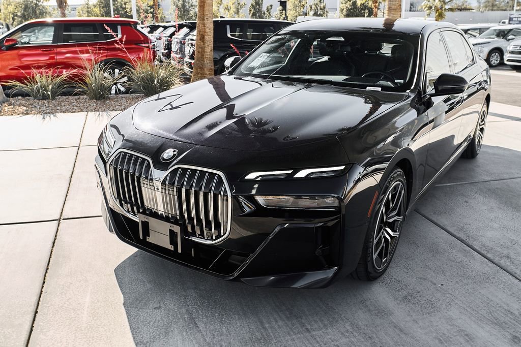 Used 2024 BMW 740i w/ Premium Package RWD image 5