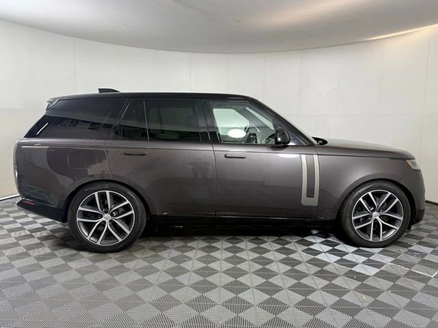 New 2025 Land Rover Range Rover SE image 9
