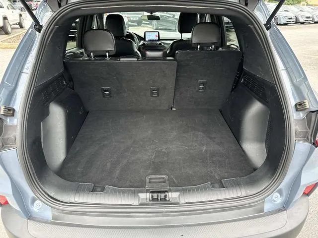 Used 2025 Ford Escape ST-Line FWD image 13