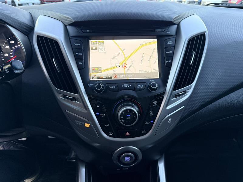 Used 2013 Hyundai Veloster w/ Style Pkg image 27