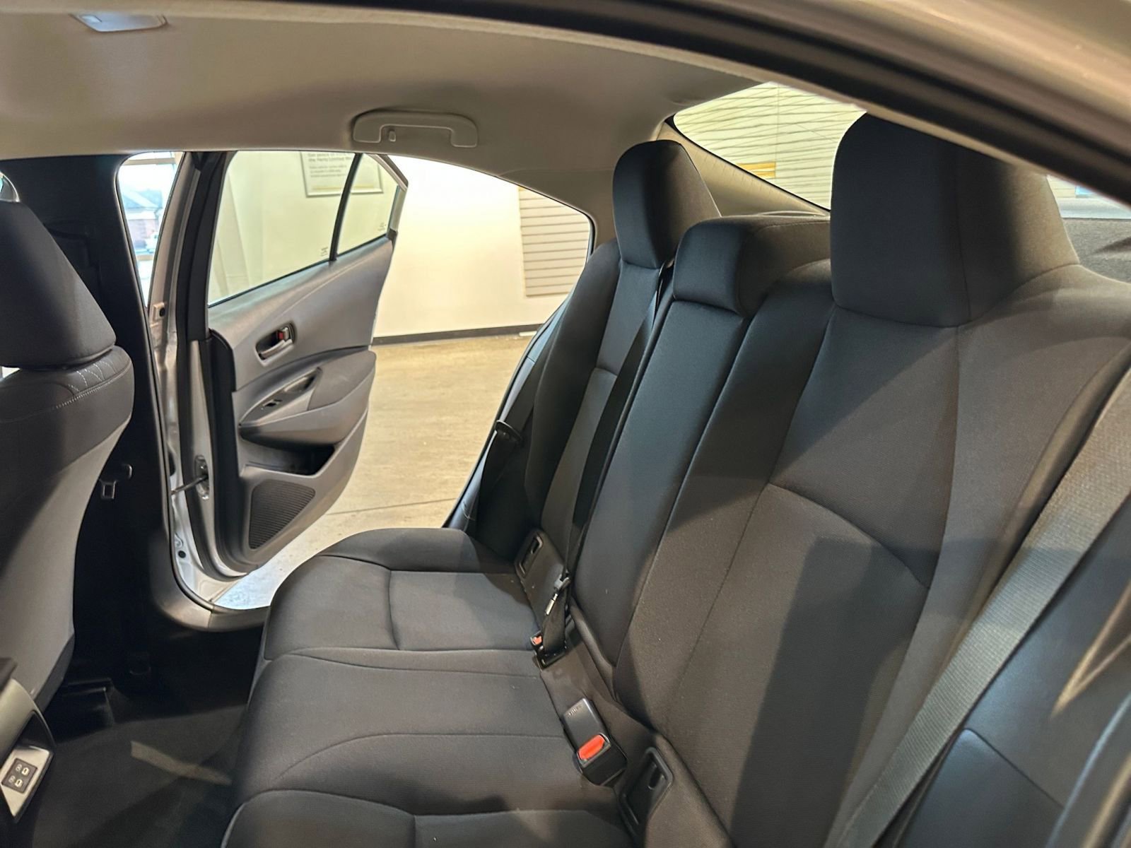 Used 2025 Toyota Corolla LE image 40