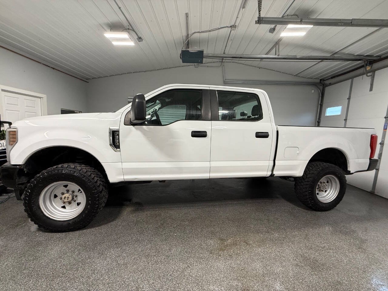 Used 2019 Ford F350 XL AWD/4WD image 3