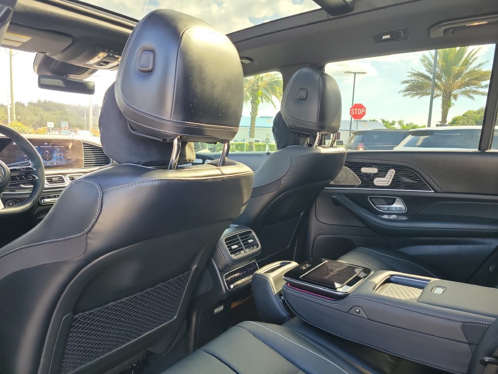 Used 2025 Mercedes-Benz GLS 580 4MATIC image 17