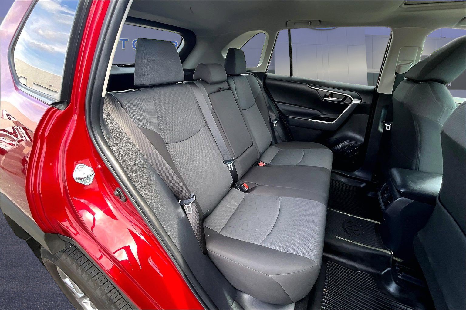 Used 2025 Toyota RAV4 XLE w/ Convenience Package AWD/4WD image 25