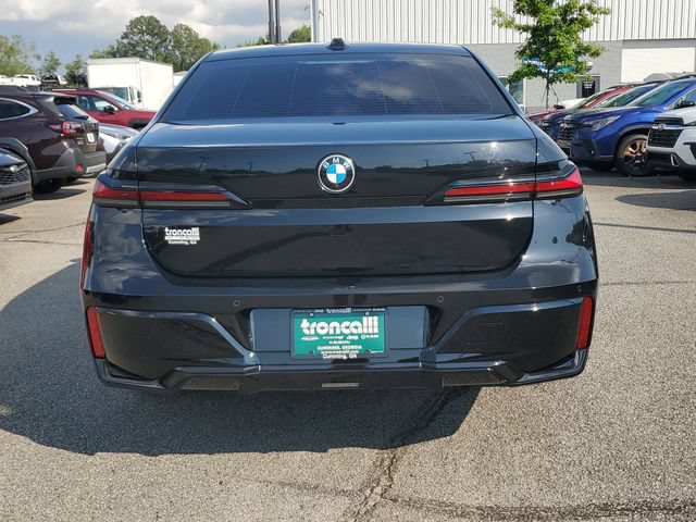 Used 2023 BMW 740i w/ Parking Assistance Package RWD image 5
