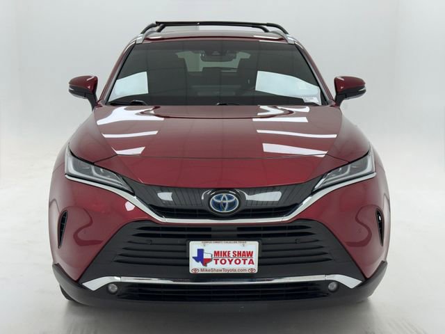 Used 2024 Toyota Venza XLE image 3