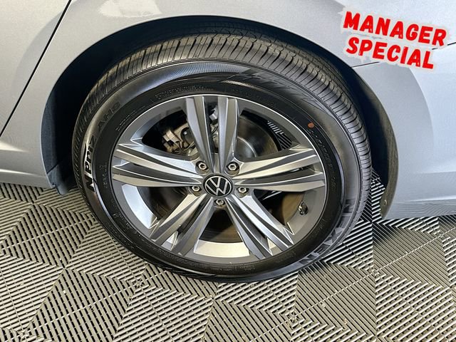 Used 2024 Volkswagen Jetta SE FWD image 30