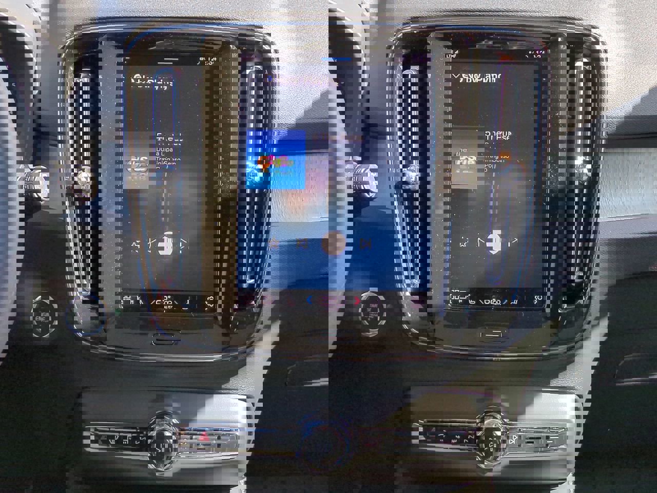 New 2025 Volvo XC40 B5 Core w/ Protection Package Premier image 16