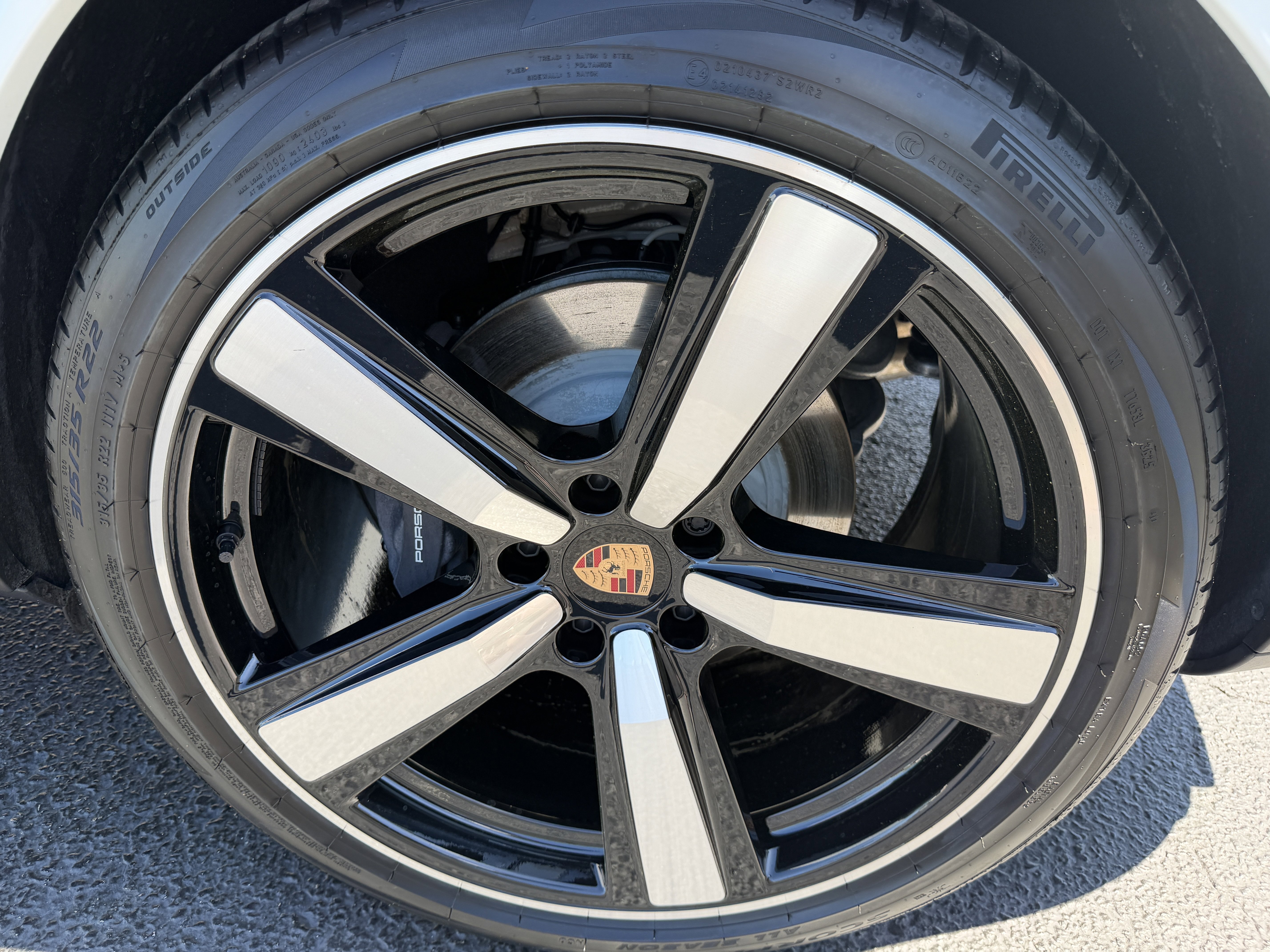 Certified 2026 Porsche Cayenne Coupe image 9