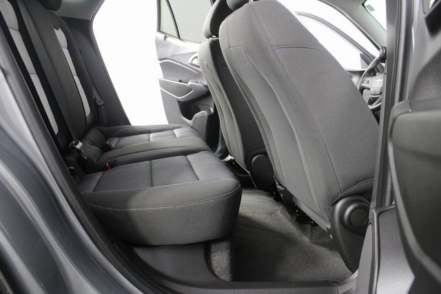 Used 2025 Chevrolet Trax LS image 19