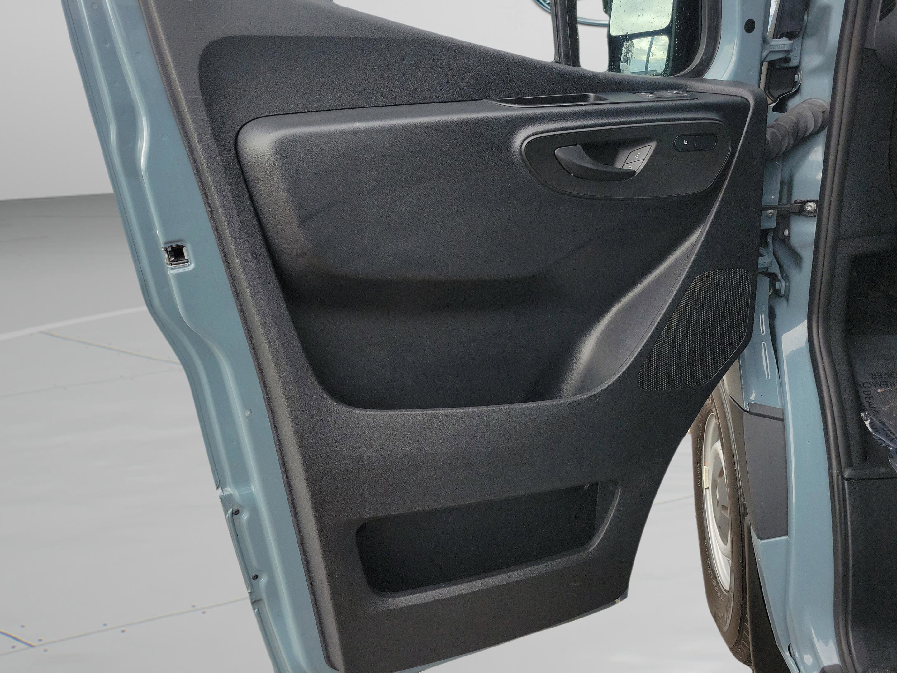 Used 2024 Mercedes-Benz Sprinter 2500 image 19