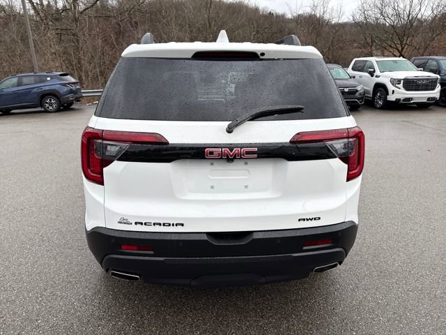 Used 2023 GMC Acadia SLE w/ Driver Convenience Package image 4