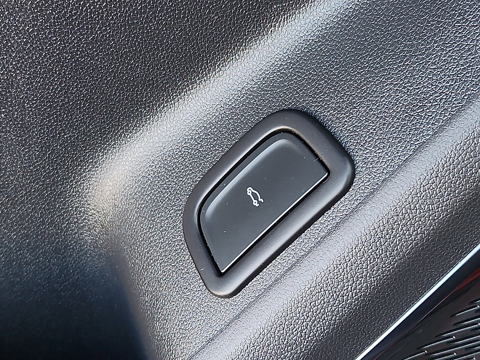 Used 2025 GMC Acadia AT4 image 29