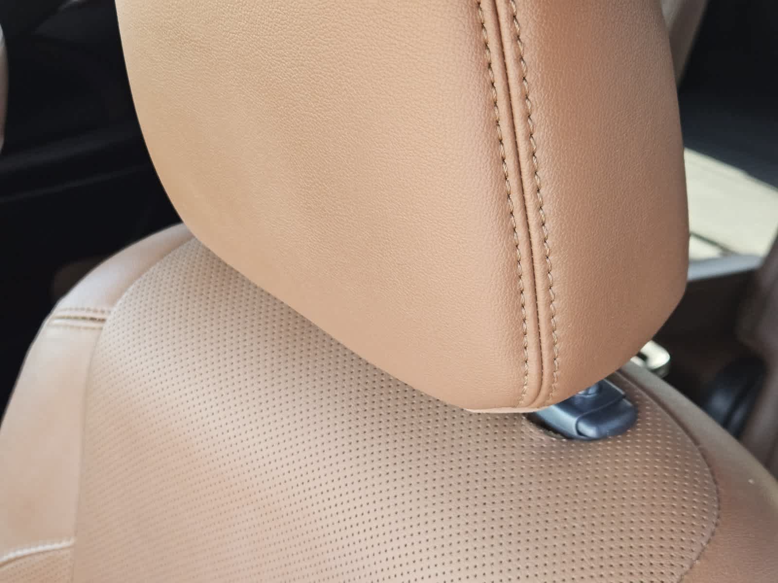 Used 2019 Toyota Highlander Limited Platinum w/ Carpet Mat Package (TMS) AWD/4WD image 38