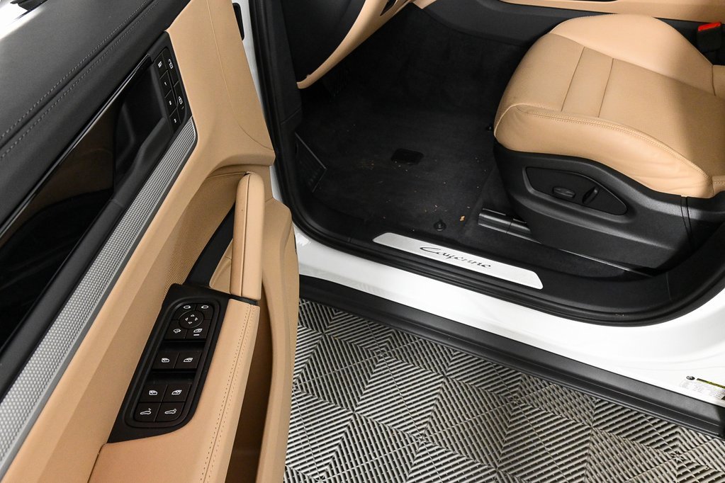 Used 2025 Porsche Cayenne image 8