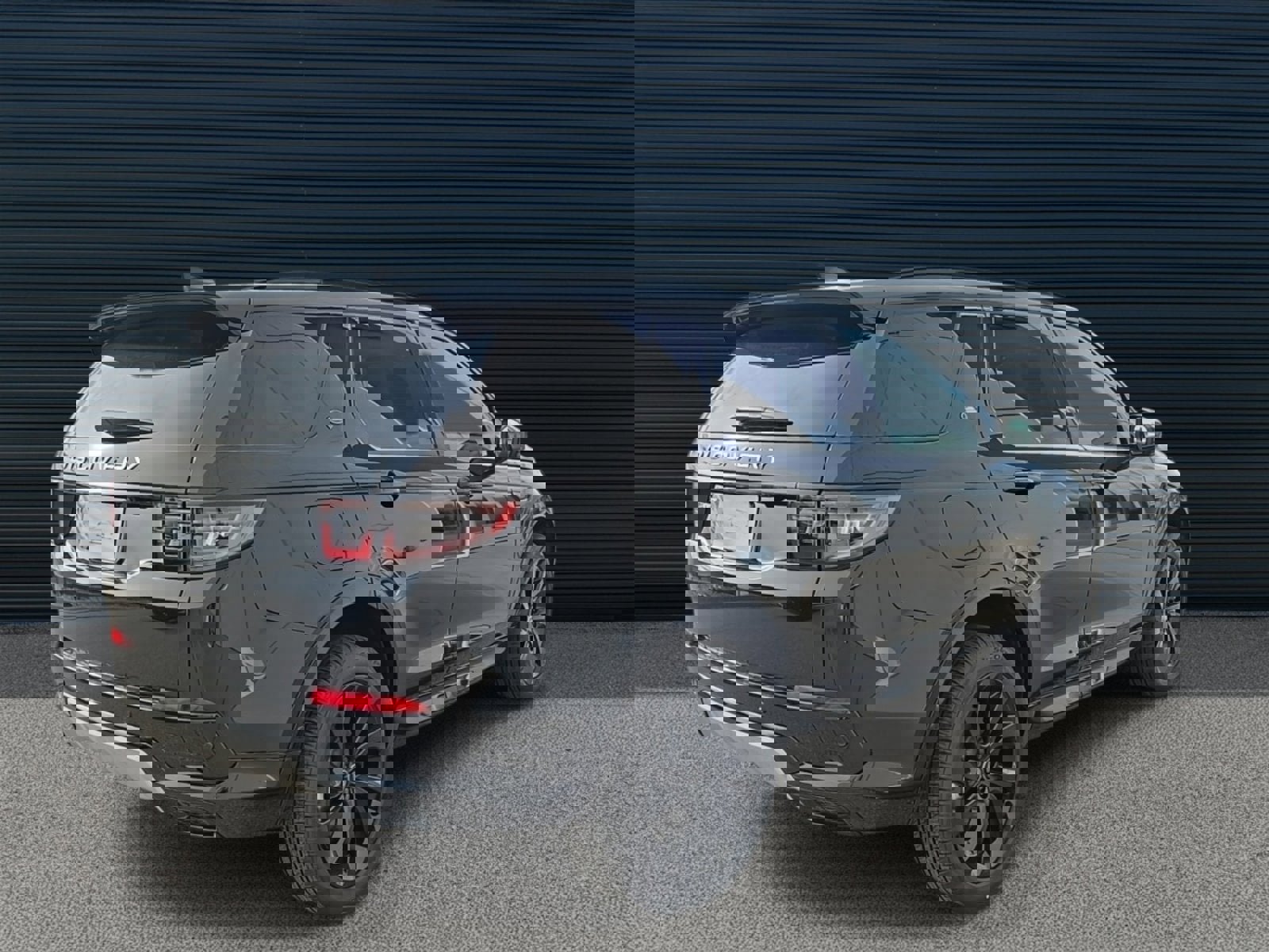 New 2025 Land Rover Discovery Sport S image 5