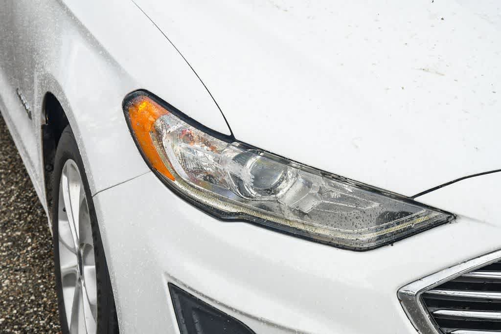 Used 2019 Ford Fusion SE FWD image 4