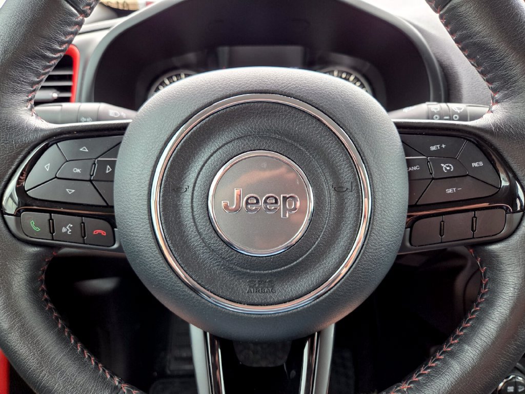 Used 2022 Jeep Renegade Trailhawk AWD/4WD image 31