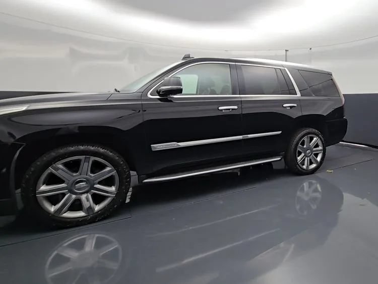 Used 2019 Cadillac Escalade Luxury AWD/4WD image 10