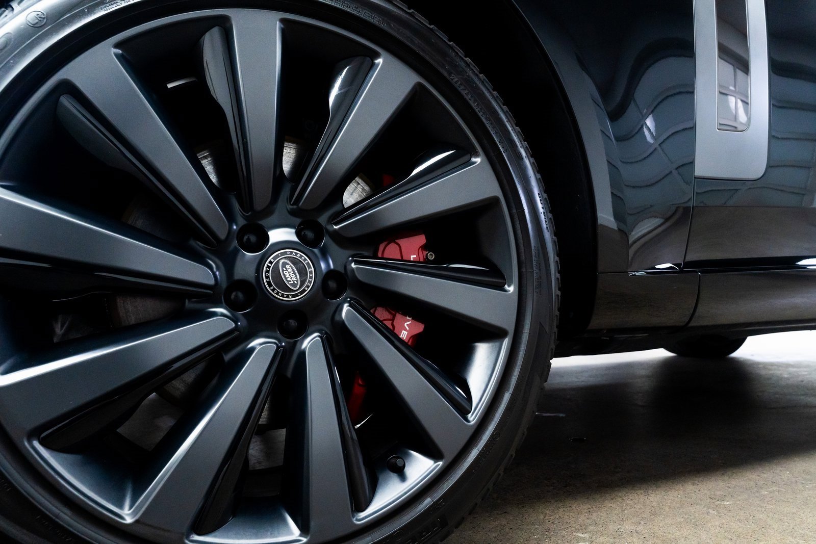 Used 2023 Land Rover Range Rover SV image 9