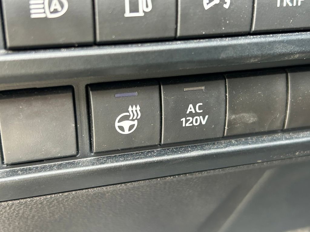 Used 2024 Toyota Tundra Limited AWD/4WD image 28