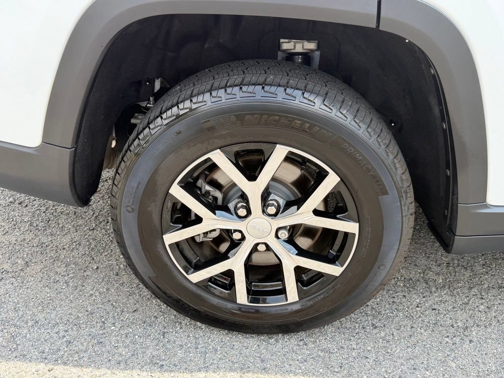 Certified 2025 Jeep Grand Cherokee L Limited AWD/4WD image 15