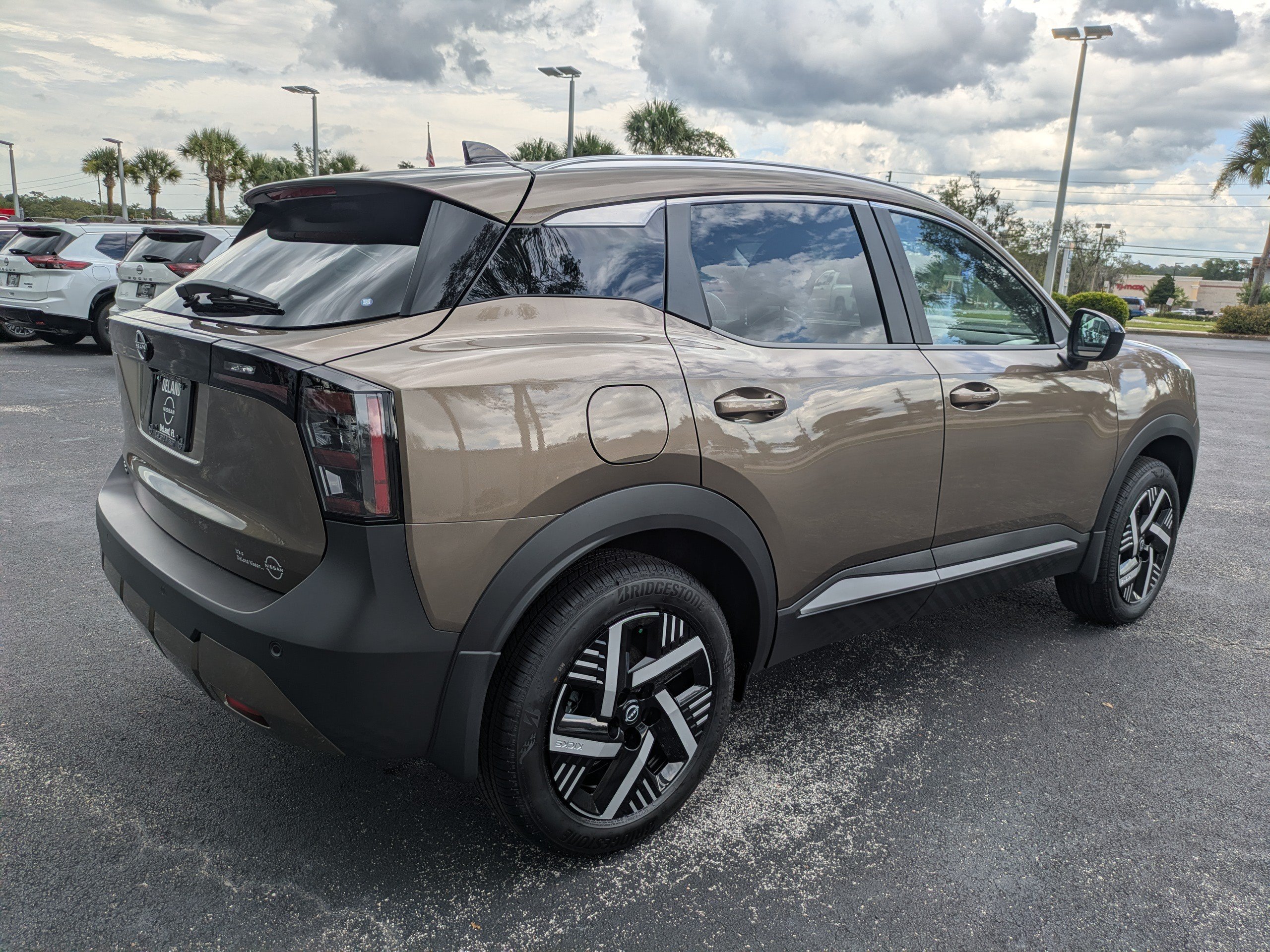 New 2026 Nissan Kicks SV w/ SV Premium Package FWD image 4