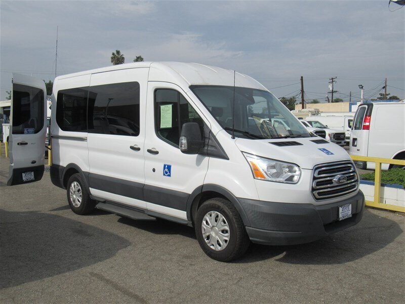 Used 2018 Ford Transit 150 XLT RWD image 5