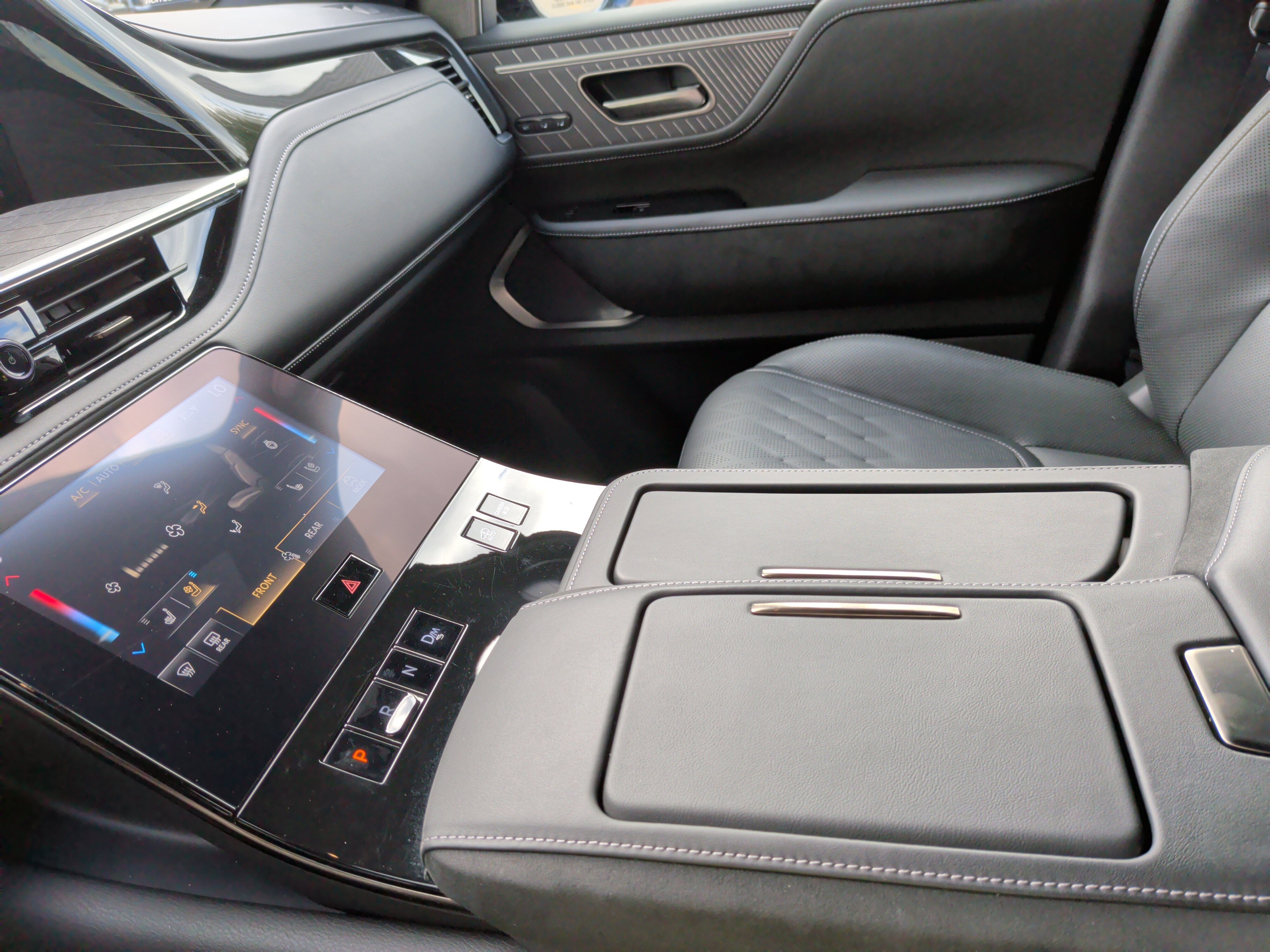 Used 2025 INFINITI QX80 Autograph w/ Autograph Exterior Package image 26