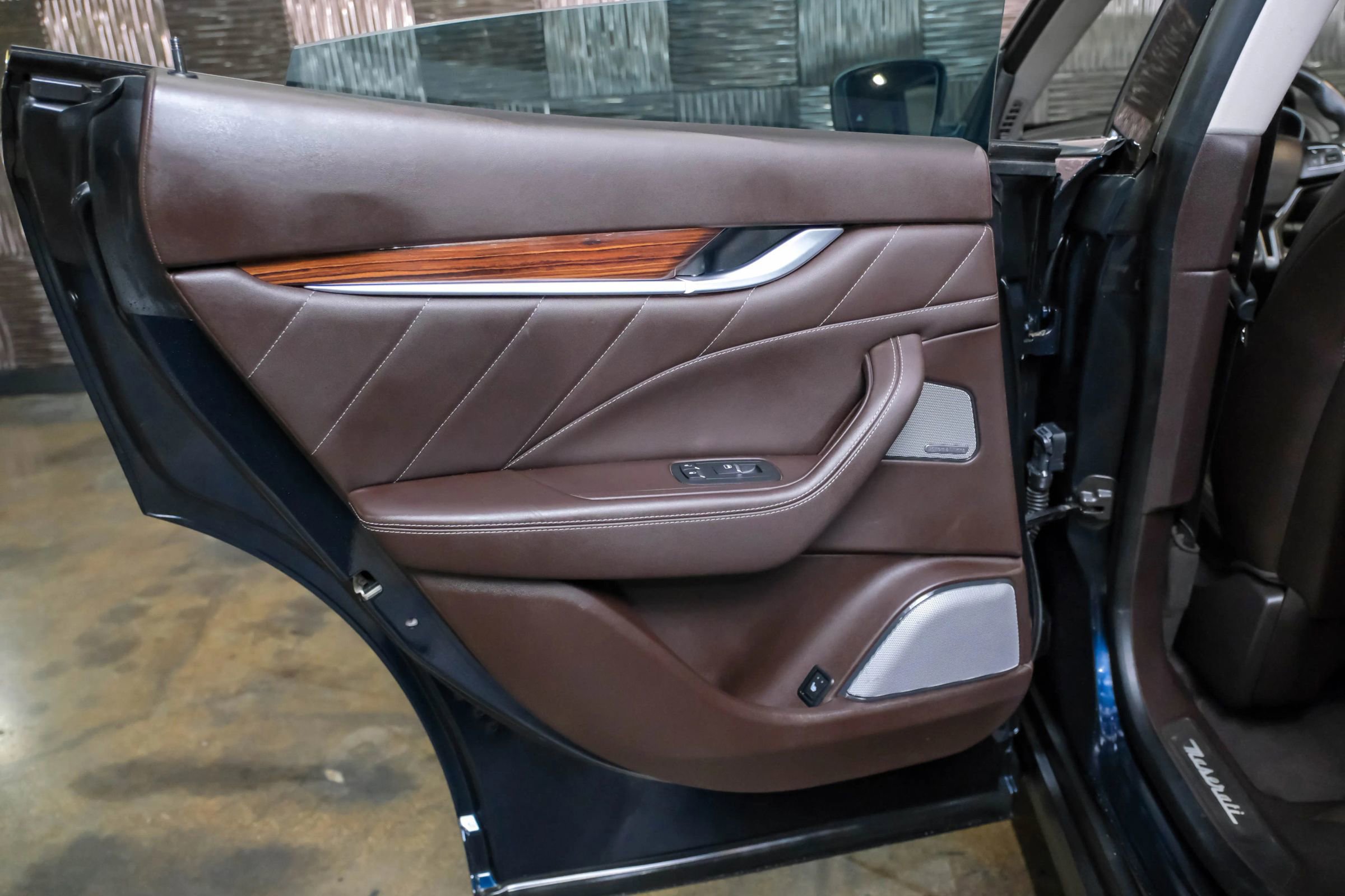 Used 2019 Maserati Levante GranLusso image 40