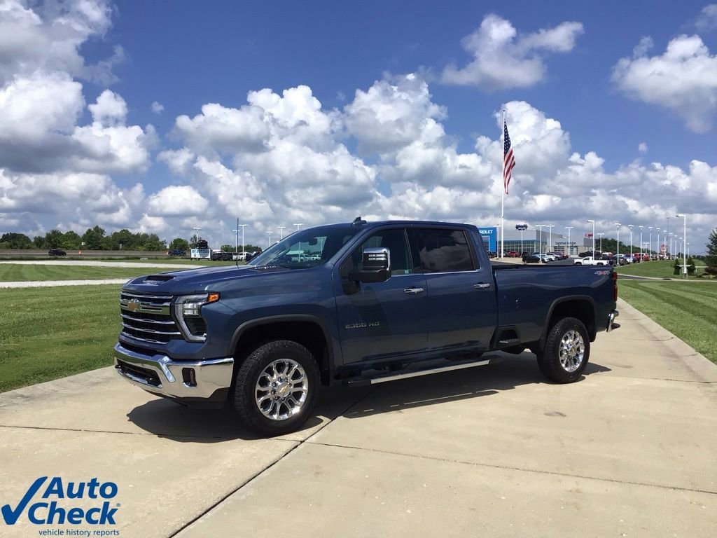 Used 2025 Chevrolet Silverado 2500 LTZ w/ LTZ Convenience Package image 3