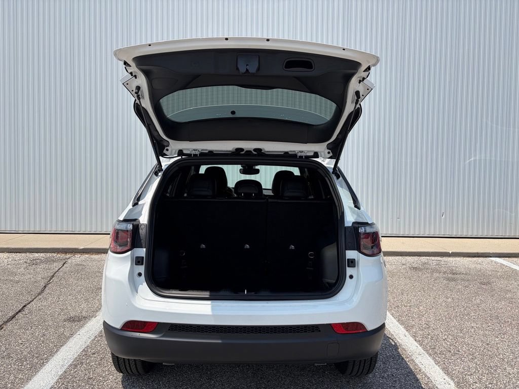 New 2026 Jeep Compass Latitude AWD/4WD image 14
