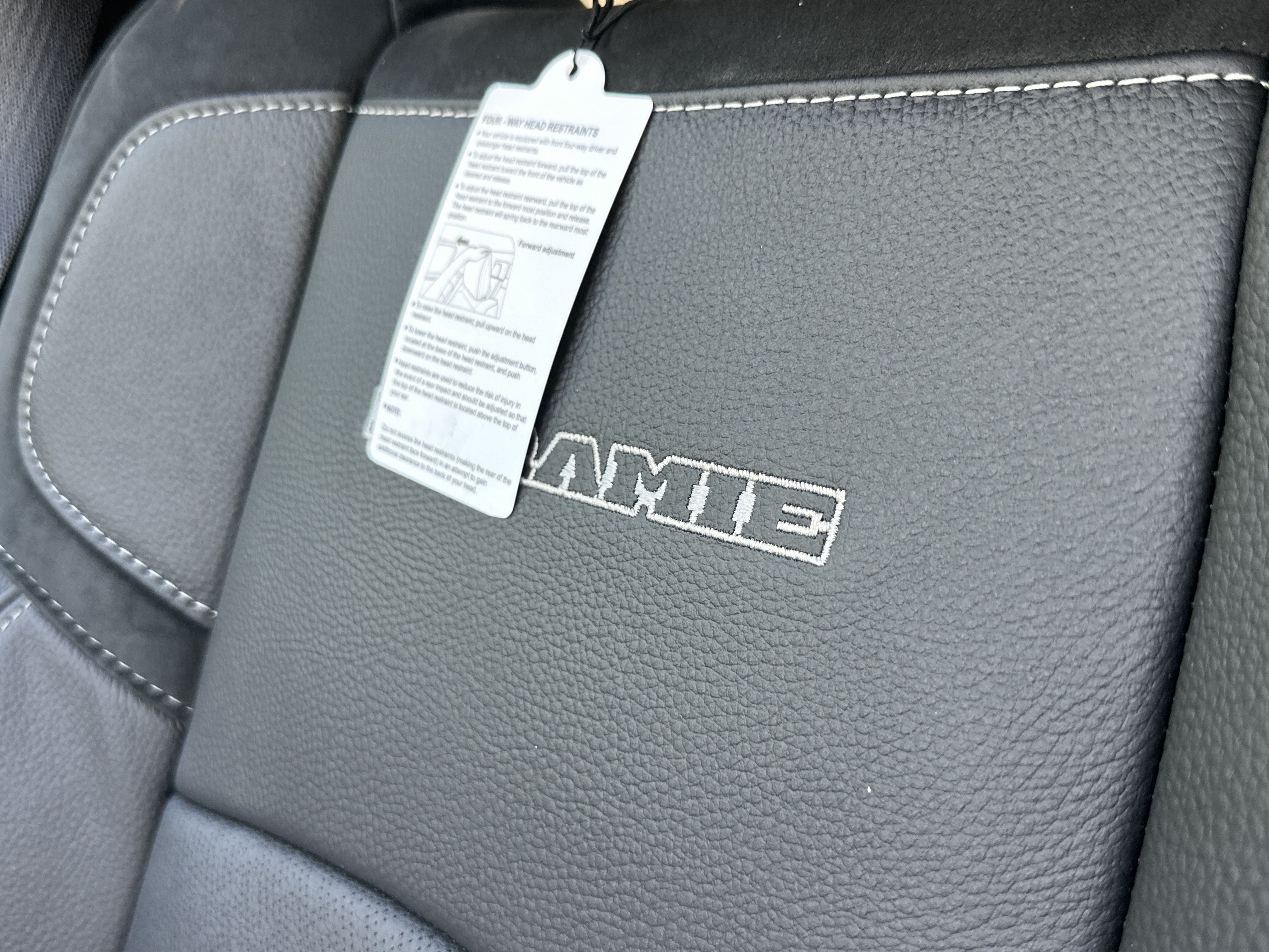 New 2026 RAM 2500 Laramie AWD/4WD image 4