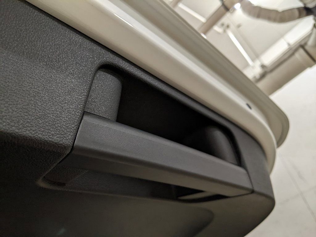 New 2025 Volkswagen Taos SE image 29