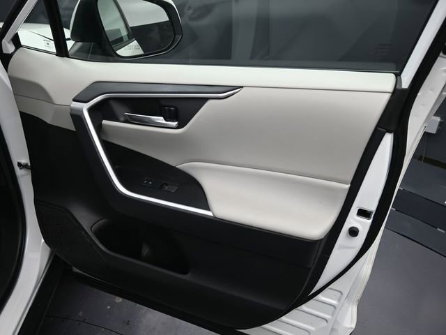 Used 2022 Toyota RAV4 XLE w/ Convenience Package image 23