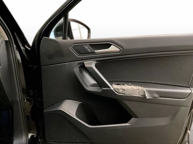 Used 2020 Volkswagen Tiguan SEL AWD/4WD image 24