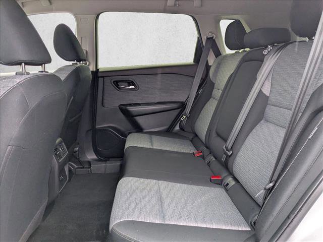 Used 2023 Nissan Rogue SV image 19