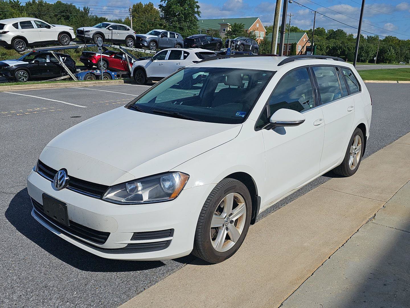 Used 2015 Volkswagen Golf TDI S FWD image 3