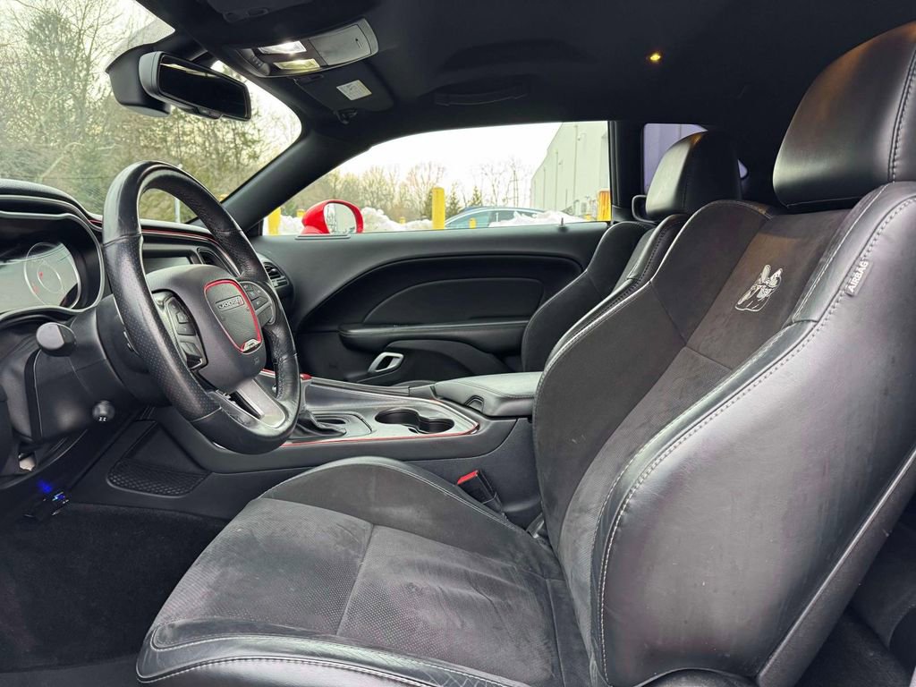 Used 2016 Dodge Challenger R/T Scat Pack w/ Leather Interior Group RWD image 11