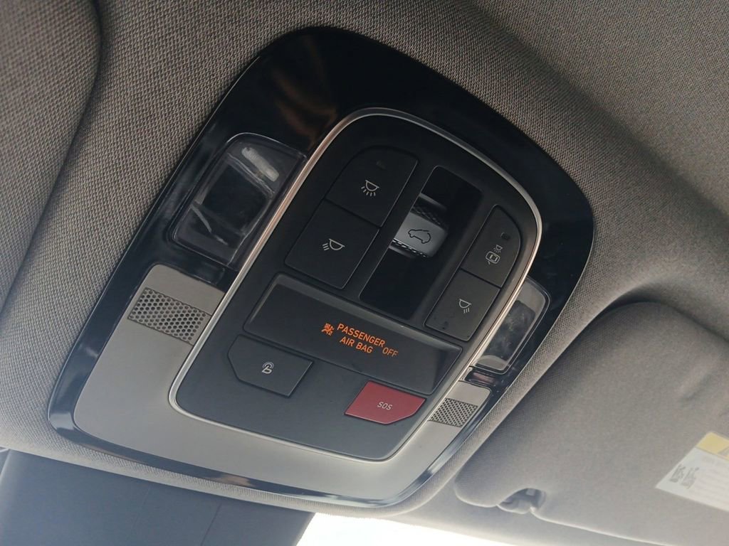 Used 2023 Hyundai Santa Fe Limited w/ Cargo Package image 21